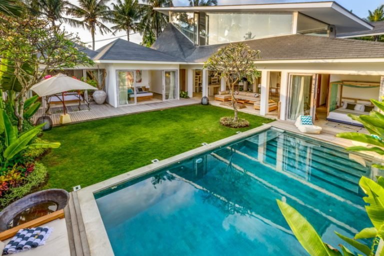 Sewa villa private pool di Bali - Modern 4BR Villa with European Flair, Walk to Berawa Beach – Canggu – BVI16604