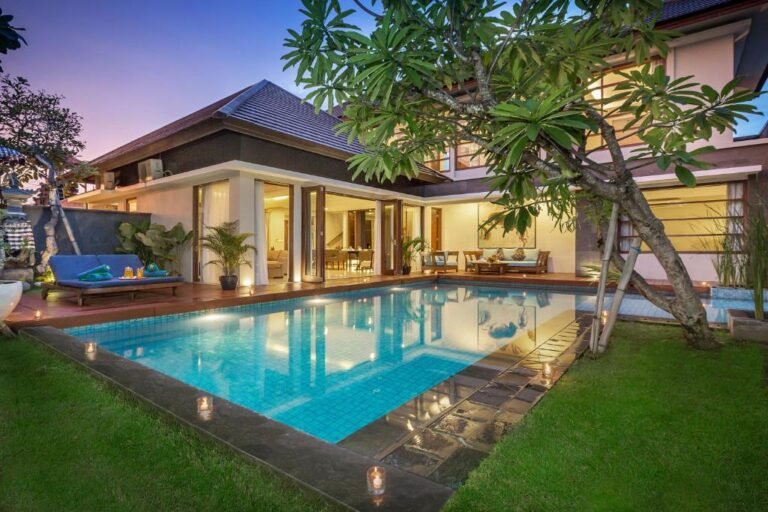 Sewa villa private pool di Bali - Twin 3-Bedroom Villas in Central Seminyak – Private Pool, Tropical Garden, Walk to Beach – BVI17307