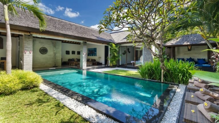 Sewa villa private pool di Bali - Longhouse-Style 4-Bedroom Villa with Pool in Petitenget, Seminyak – BVI17843