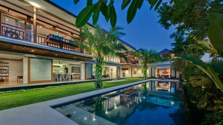 Sewa villa private pool di Bali - Luxury 4-Bedroom Villa with Sunset Rooftop in Canggu –  BVI18276