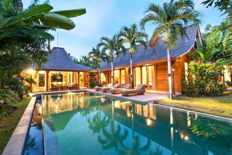 Sewa villa private pool di Bali - Charming 4-Bedroom Joglo-Style Villa in Kerobokan, Bali – BVI16800