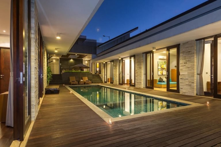 Sewa villa private pool di Bali - 5-Bedroom Private Villa Near Nusa Dua with Rooftop & Pool – Perfect for Groups & Couples – BVI17424