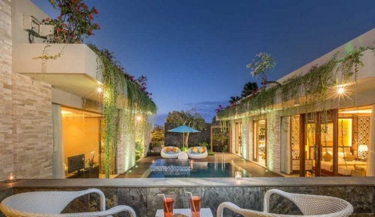Sewa villa private pool di Bali - 3-Bedroom Villa with Whirlpool Pool & Rooftop Gazebo – Nusa Dua Escape – BVI17631