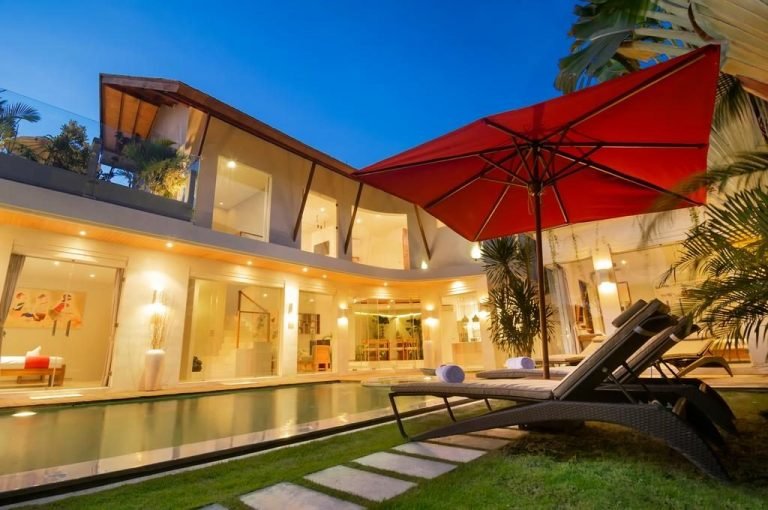 Sewa villa private pool di Bali - 4BR Luxury Eco Villa with Pool & Jacuzzi – Walk to Ku De Ta & Oberoi Street – BVI16679