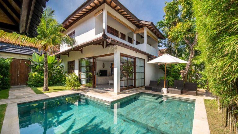 Sewa villa private pool di Bali - 3-Bedroom Private Villa in Central Seminyak – BVI17088