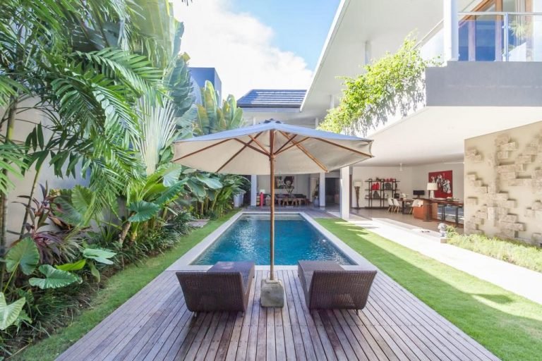 Sewa villa private pool di Bali - Stylish 3-Bedroom Private Villa Just 150m from Double Six Beach, Seminyak – BVI18346