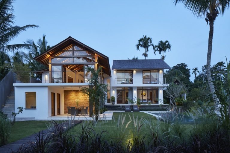 Sewa villa private pool di Bali - Serene 4-Bedroom Family Villa Overlooking Ubud’s Rice Terraces – BVI16870