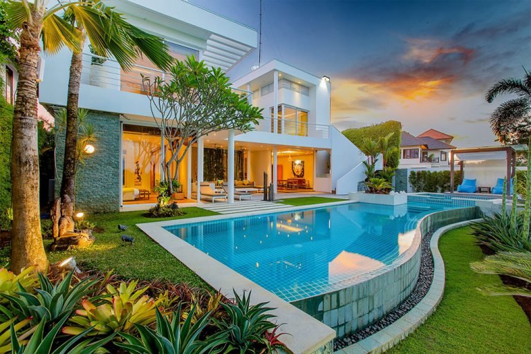 Sewa villa private pool di Bali - Modern 4-Bedroom Hilltop Villa near Dreamland & Balangan – BVI17271