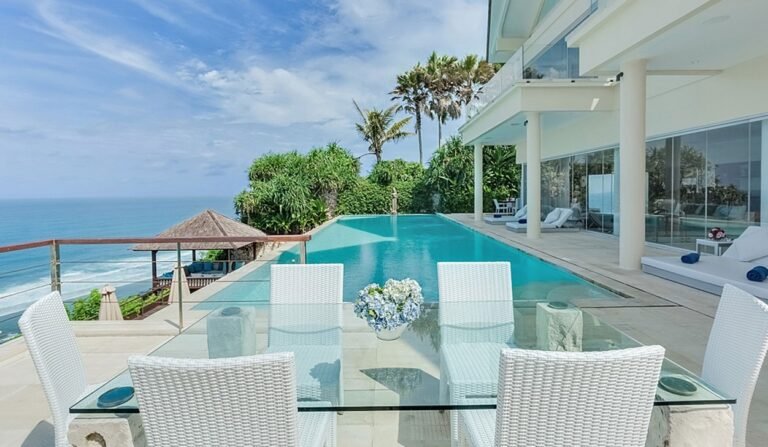 Sewa villa private pool di Bali - A majestic 5-bedroom cliffside Villa Uluwatu – BVI18422