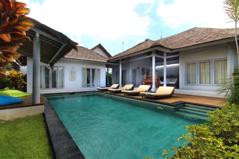 Sewa villa private pool di Bali - 4-Bedroom Tropical Villa in Central Seminyak – Walk to Oberoi Street –  BVI18668