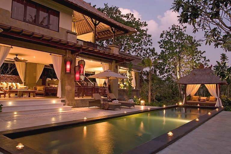 Sewa villa private pool di Bali - 5-Bedroom Beachfront Villa in Canggu – River Views, Two Pools & Balinese Charm – BVI21386