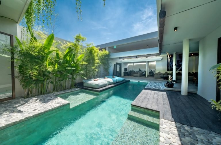 Sewa villa private pool di Bali - Modern 4BR Villa in the Heart of Berawa – Walk to Beach & Café Del Mar – BVI19961