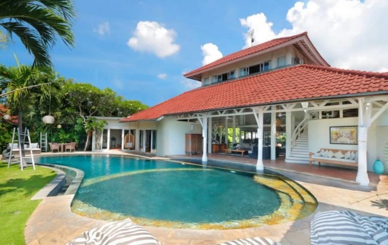 Sewa villa private pool di Bali - Spacious 6-Bedroom Villa in Prime Seminyak – Walk to La Favela & Beach – BVI20542