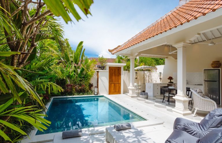 Sewa villa private pool di Bali - 3-Bedroom Private Villa in the Heart of Seminyak – Peaceful, Stylish, and Steps to Everything – BVI21324