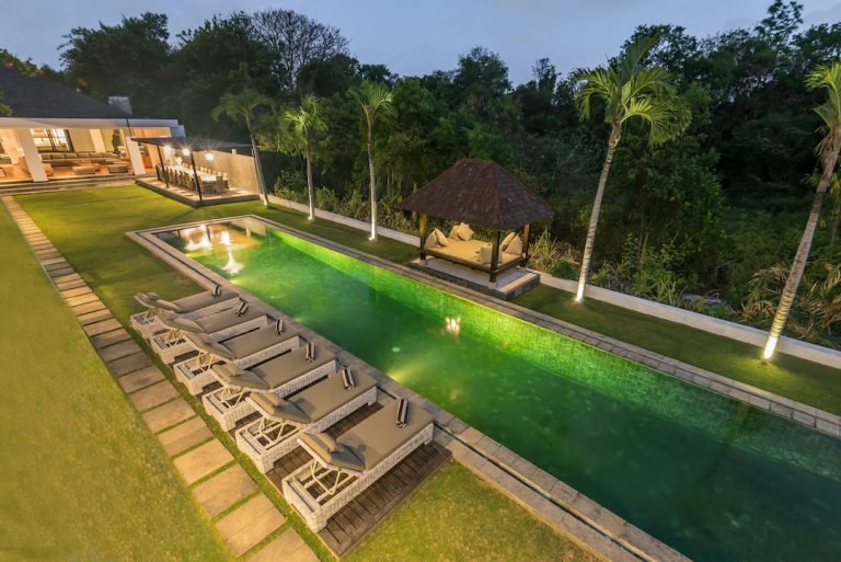Sewa villa private pool di Bali - 11-Bedroom Luxury Villa Estate in the Heart of Seminyak – BVI21586