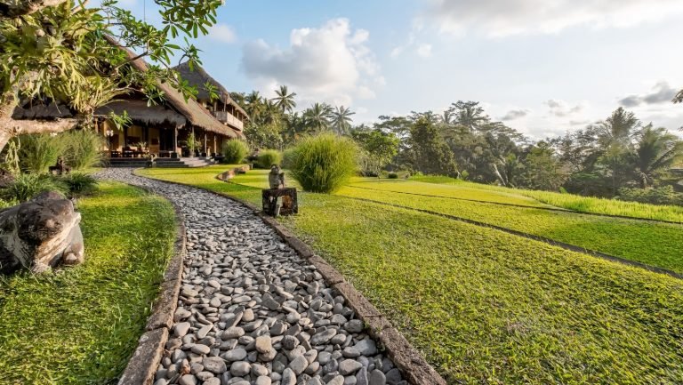 Sewa villa private pool di Bali - 5-Bedroom Jungle View Villa near Ubud with Panoramic Rice Terrace & Volcano Backdrop – BVI21986