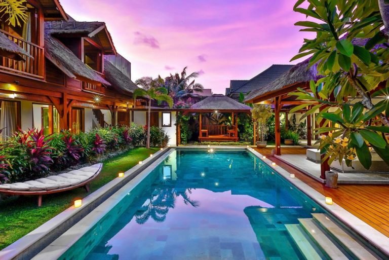 Sewa villa private pool di Bali - 5-Bedroom Balinese Villa in Seminyak – Spacious, Serene, and Ideal for Groups – BVI22079