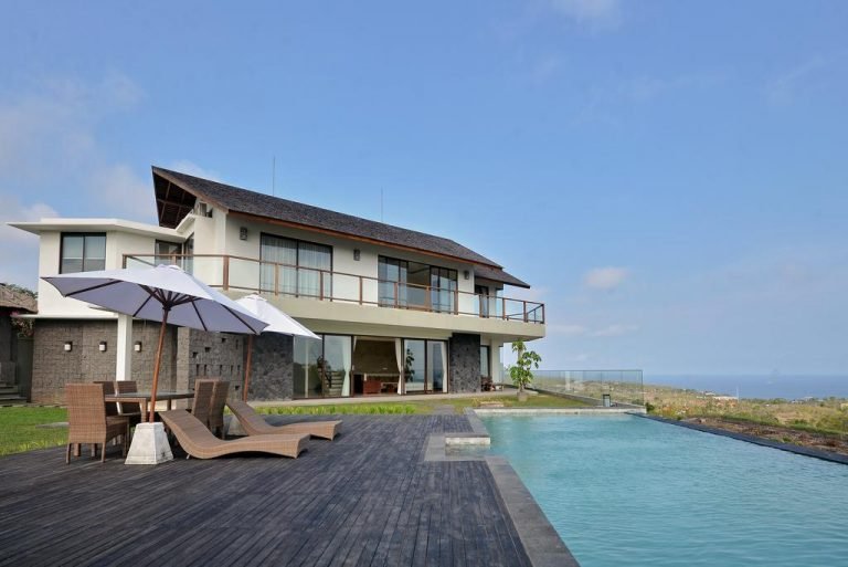 Sewa villa private pool di Bali - 3-Bedroom Cliffside Villa with Ocean View – Uluwatu Luxury Stay & Event Venue – BVI23020