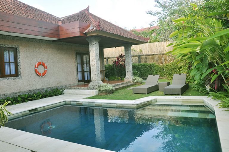 Sewa villa private pool di Bali - Classic 3-Bedroom Villa with Sunrise Pool View – Jimbaran – BVI24103