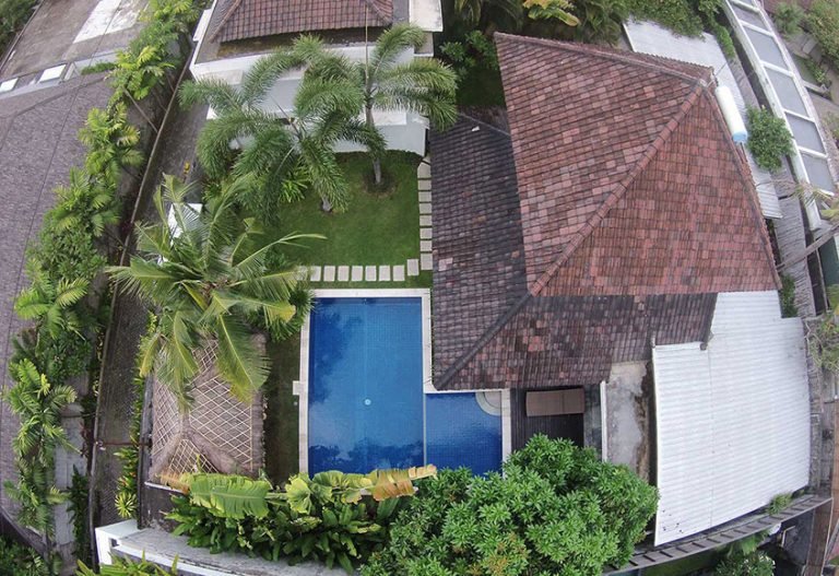 Sewa villa private pool di Bali - Modern 5-Bedroom Villa with Lush Garden, Private Pool & Eco Touches – Heart of Seminyak – BVI25195