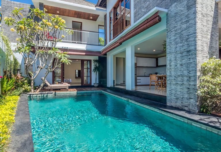 Sewa villa private pool di Bali - 3-Bedroom Villa Jimbaran with Private Pool, Kitchen & Walkable to Mall – BVI26642