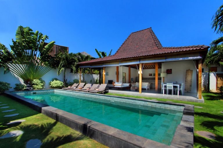 Sewa villa private pool di Bali - Stylish 4-Bedroom Villa in Central Seminyak – Walk to Oberoi Street & the Beach – BVI25909