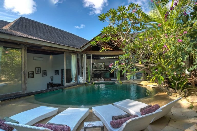 Sewa villa private pool di Bali - Unique 2BR Designer Villa with Sunken Lounge & Lagoon Pool – Steps from Seminyak Beach – BVI26419
