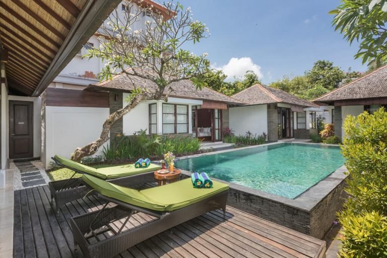 Sewa villa private pool di Bali - Peaceful 3-Bedroom Balinese Villa with Private Pool – Central Seminyak – BVI27027