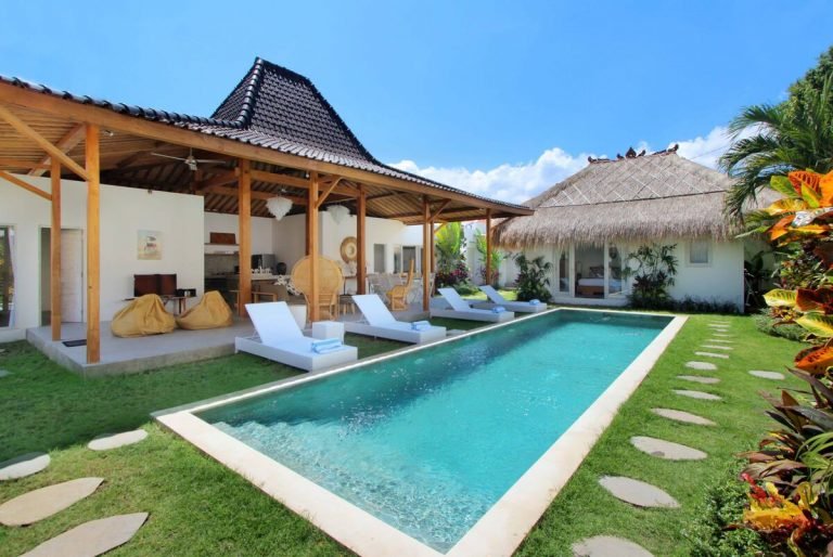 Sewa villa private pool di Bali - Serene 4BR Villa with Joglo Charm & Pool in Oberoi, Seminyak – BVI27533