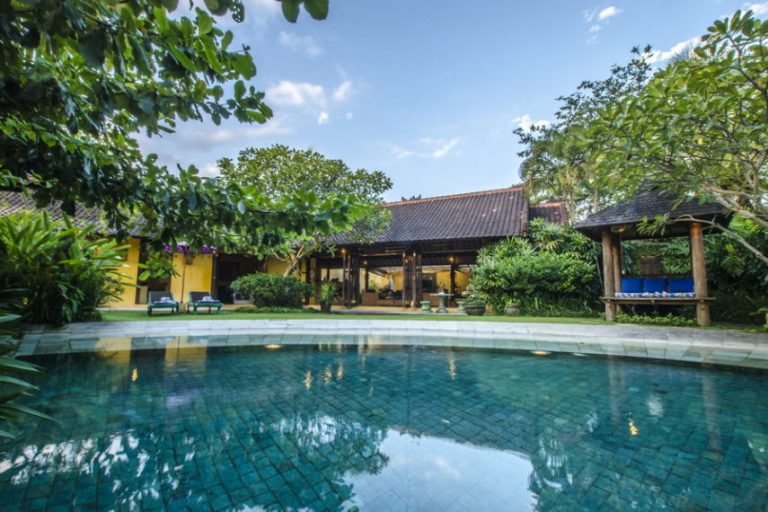 Sewa villa private pool di Bali - Escape to Paradise: 2-Bedroom Private Villa with Pool in Kerobokan – BVI28973