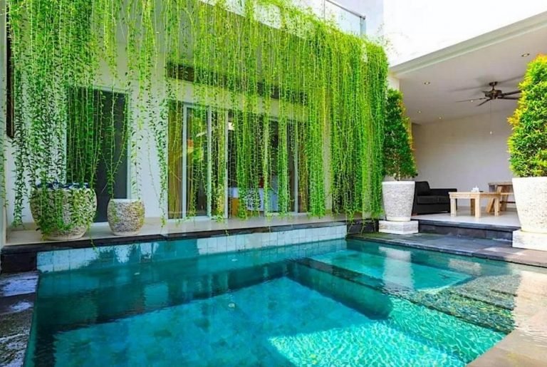 Sewa villa private pool di Bali - Modern 3-Bedroom Villa with Pool, Garden & Restaurant Access in Legian – BVI28215