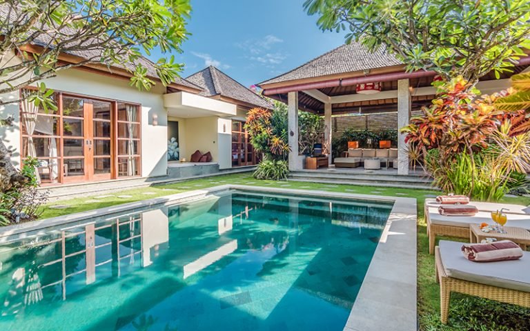 Sewa villa private pool di Bali - 3-Bedroom Private Villa with Pool in Central Seminyak – BVI28695