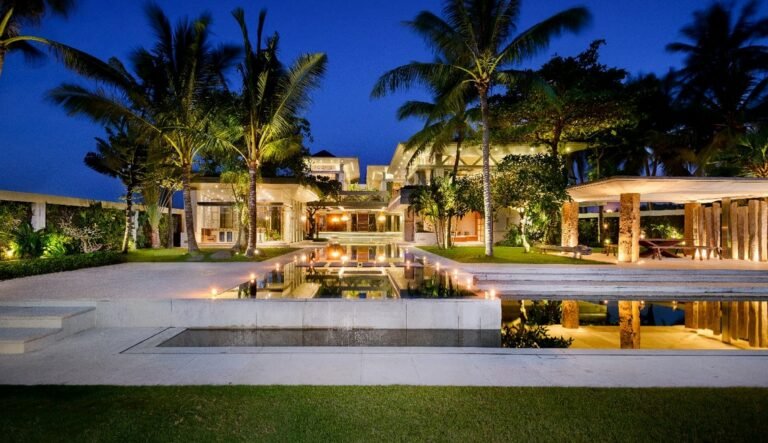 Sewa villa private pool di Bali - Iconic 8-Bedroom Beachfront Villa in Tanah Lot – Award-Winning Luxury Escape – BVI29636