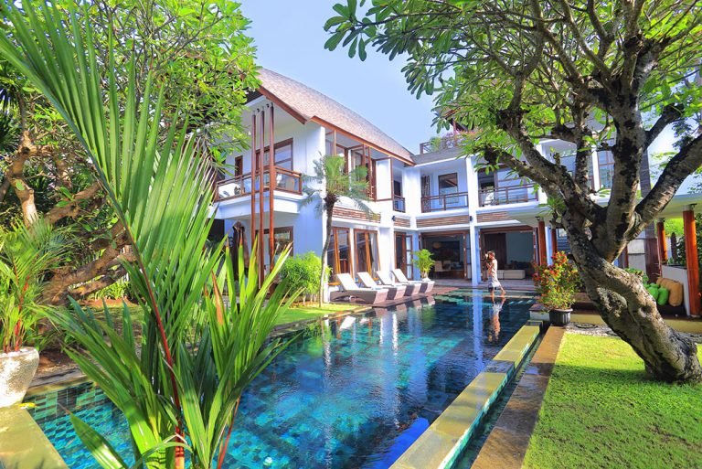 Sewa villa private pool di Bali - Luxurious 4-Bedroom Ocean View Villa in Canggu – BVI29362