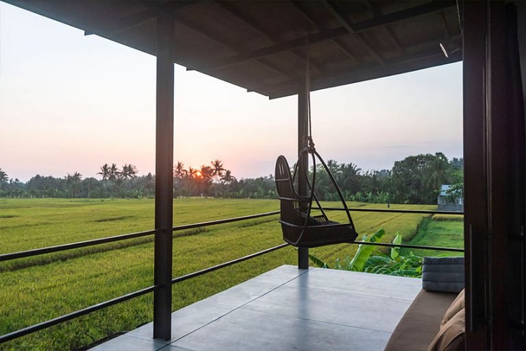 Sewa villa private pool di Bali - Modern 3‑Bedroom Container Villa with Ocean & Volcano Views in Tanah Lot – BVI29904