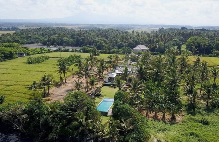 Sewa villa private pool di Bali - Beachfront Luxury Villa in Tabanan – 5BR, Private Pool & Ocean Views – BVI30717