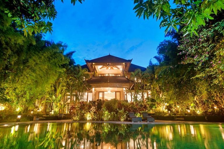 Sewa villa private pool di Bali - Spacious 9-Bedroom Villa Estate with Huge Pool in Berawa, Canggu – BVI30316