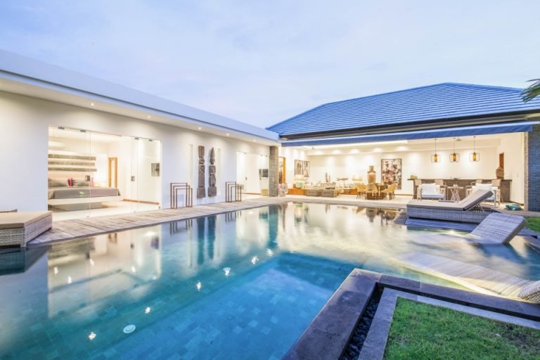 Sewa villa private pool di Bali - 3-Bedroom Luxury Villa in Seminyak – Walk to Beach, Private Pool & Tropical Vibes – BVI30119