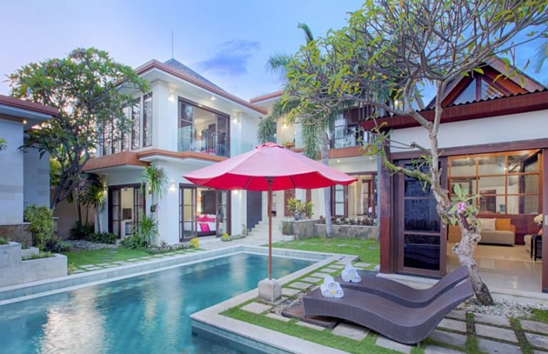 Sewa villa private pool di Bali - Spacious 6-Bedroom Luxury Villa Near Batu Belig Beach, Seminyak – BVI30530