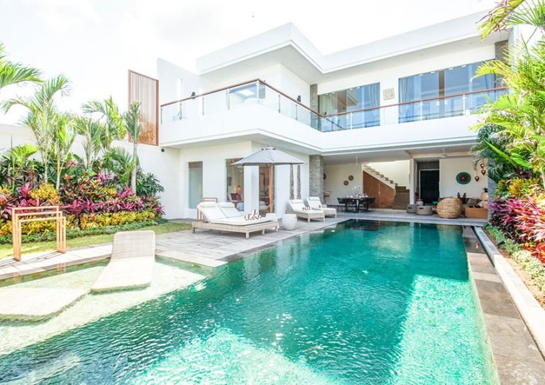 Sewa villa private pool di Bali - Stunning 4-Bedroom Luxury Villa in the Heart of Seminyak – BVI30612