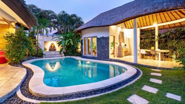 Sewa villa private pool di Bali - Tropical 3-Bedroom Private Villa with Pool Just Minutes from Seminyak Centre – BVI31192