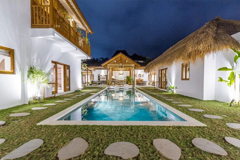 Sewa villa private pool di Bali - Elegant 5-Bedroom Villa with Pool in Trendy Oberoi, Seminyak – BVI31415