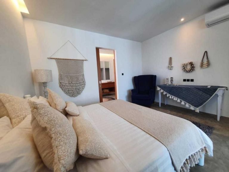 Sewa villa private pool di Bali - Relax in Style: 2-Bedroom Private Pool Villa in Berawa – Canggu – BVI33060