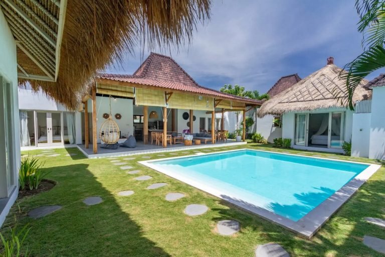 Sewa villa private pool di Bali - Elegant 4-Bedroom Villa in Seminyak — Your Dream Balinese Paradise – BVI32092