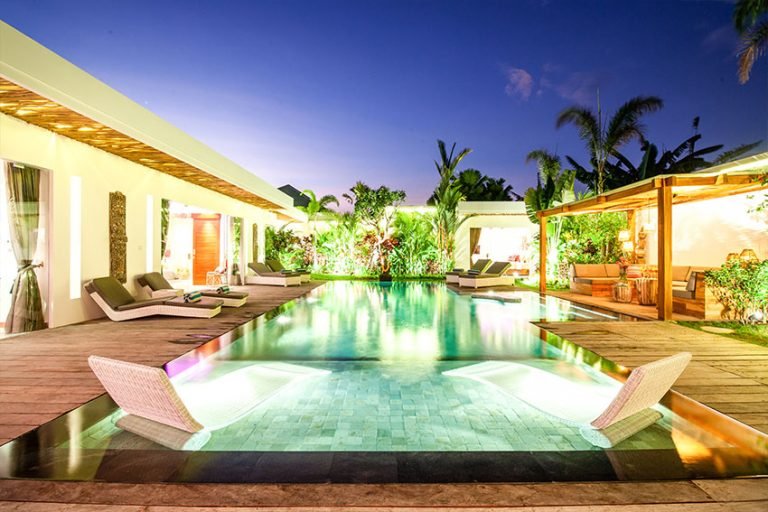Sewa villa private pool di Bali - Stunning 5-Bedroom Luxury Villa in Prime Seminyak Location – BVI32353