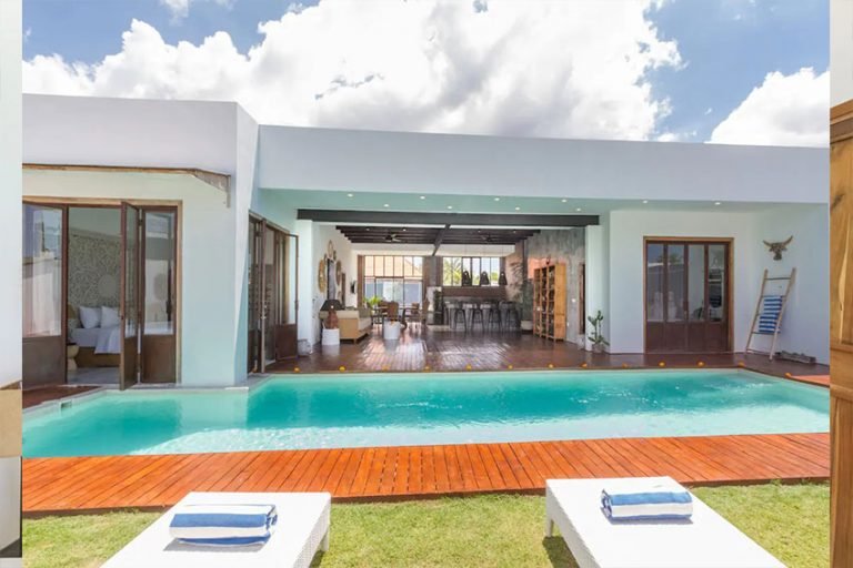 Sewa villa private pool di Bali - 3 Bedroom Private Pool Villa with Rice Field Views in Trendy Batubelig – BVI32522