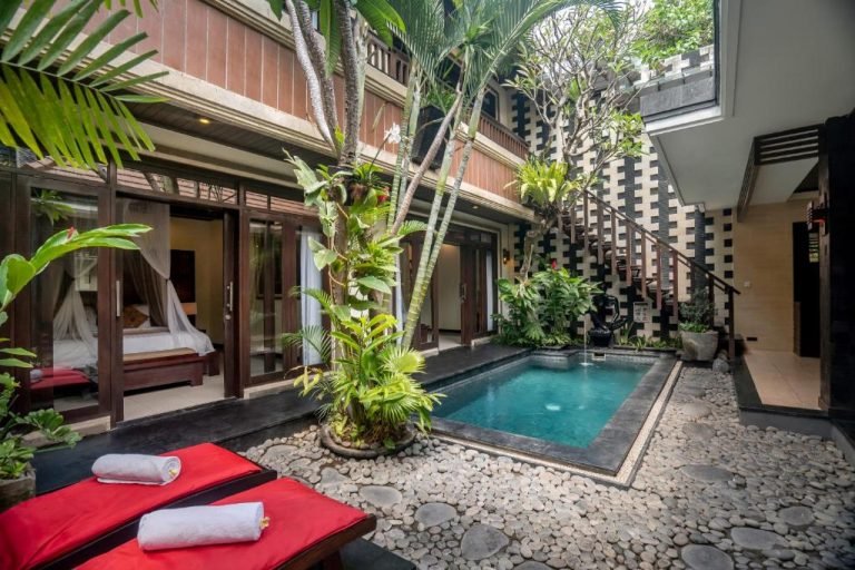 Sewa villa private pool di Bali - Experience Royalty in Bali: Spacious 4-Bedroom Private Pool Villa in Seminyak – BVI32905