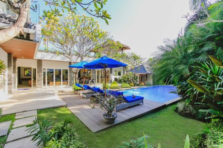 Sewa villa private pool di Bali - Spacious 5-Bedroom Private Villa with Pool & Tropical Garden in Canggu – BVI33343