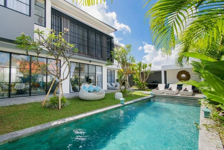 Sewa villa private pool di Bali - 4-Bedroom Private Villa in the Heart of Canggu – Modern, Spacious & Steps to Everything – BVI34731