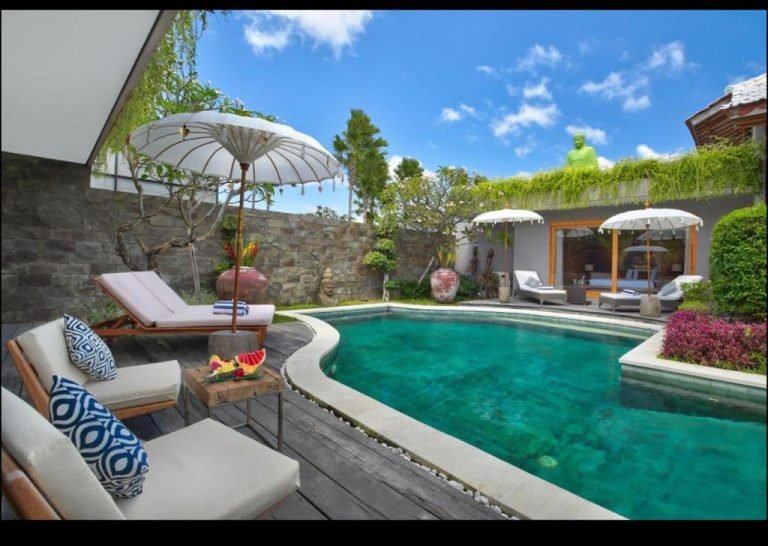 Sewa villa private pool di Bali - Luxury 10-Bedroom Villa with 3 Private Pools in Seminyak – BVI34537